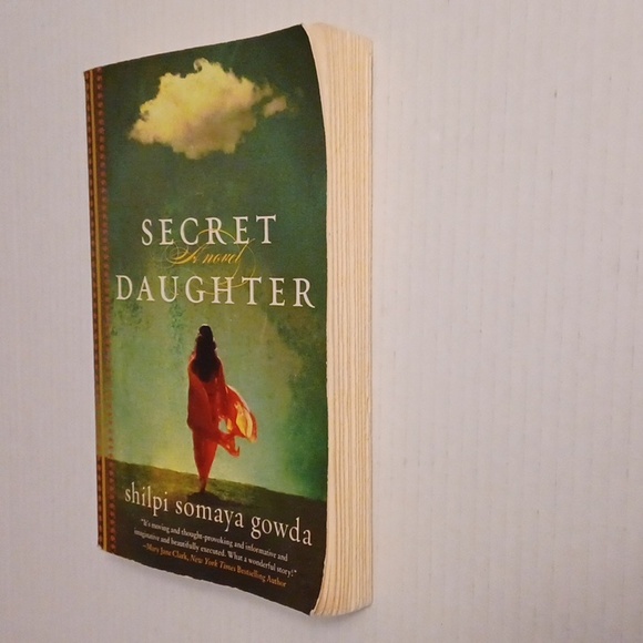 $4 Add-on "Secret Daughter" by Shilpi Somaya Gowda - Paperback Novel - Picture 3 of 8